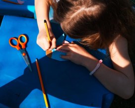 Outdoor Arts Bug Making 2